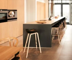 Hay AAS32 Barkruk 65cm Gezeept Eiken Onderstel Slate Blue -Hay Verkoopwinkel x886x886 binnenkijker oegstgeest 6.jpg.pagespeed.ic .8q3DCTSgPz 1