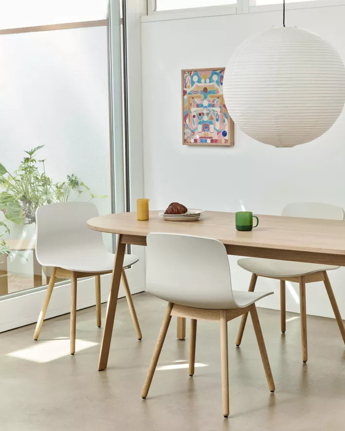 Hay AAC12 Stoel Gezeept Eiken Onderstel Azure Blue 2 Hay AAC12 Stoel Gezeept Eiken Onderstel Azure Blue - Afbeelding 2