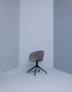 Hay About A Chair AAC21 Stoel, Sense Cognac, Zwart Onderstel -Hay Verkoopwinkel x886x886 hay about a chair aac21 hallingdal 166 sfeer 1.jpg.pagespeed.ic .CphddsUfch