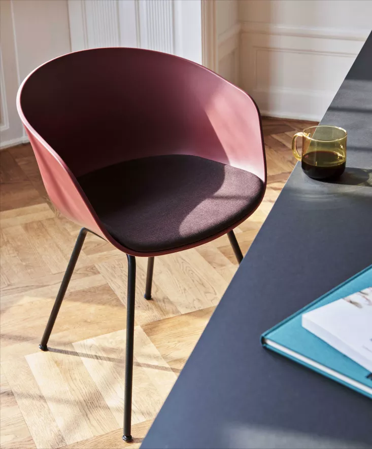 Hay AAC26 Stoel Zwart Onderstel Slate Blue 7 Hay AAC26 Stoel Zwart Onderstel Slate Blue - Afbeelding 7