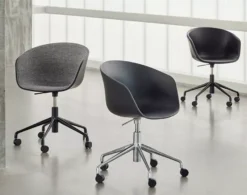 Hay About A Chair AAC52 Gestoffeerde Bureaustoel, Onderstel Zwart, Kuip Black, Hallingdal 166 11 Hay About A Chair AAC52 Gestoffeerde Bureaustoel, Onderstel Zwart, Kuip Black, Hallingdal 166 -Hay Verkoopwinkel x886x886 hay about a chair aac52 bureaustoel2.jpg.pagespeed.ic .OHiKtaM07c 2