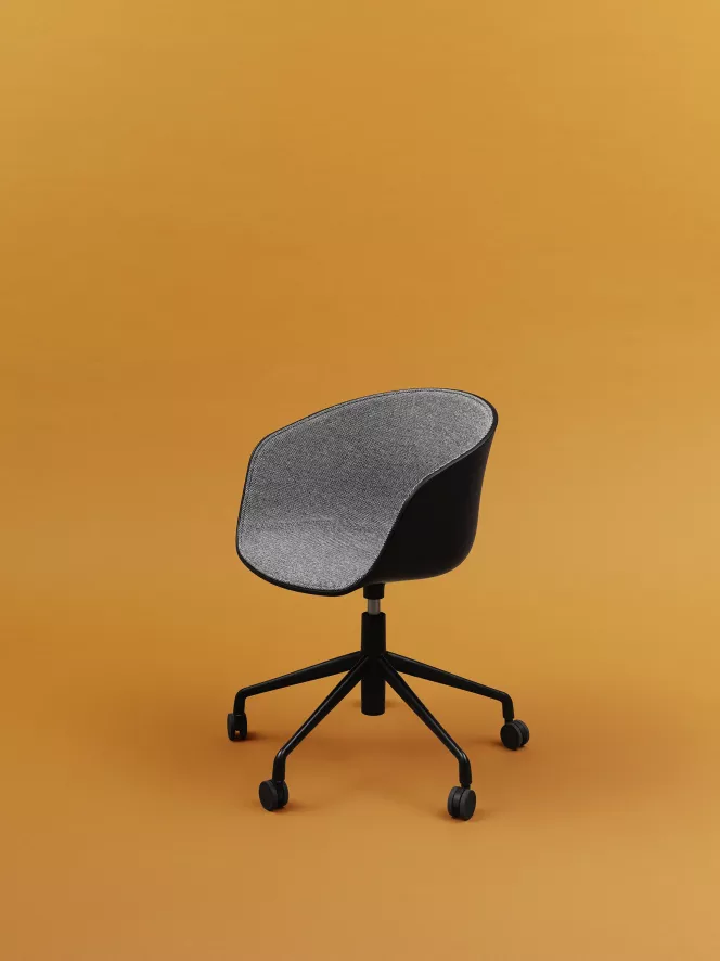 Hay About A Chair AAC52 Gestoffeerde Bureaustoel, Onderstel Zwart, Kuip Black, Hallingdal 166 4 Hay About A Chair AAC52 Gestoffeerde Bureaustoel, Onderstel Zwart, Kuip Black, Hallingdal 166 - Afbeelding 4