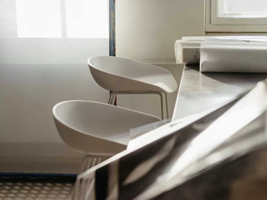 Hay AAS38 Barkruk 75cm Zwart Onderstel Azure Blue 6 Hay AAS38 Barkruk 75cm Zwart Onderstel Azure Blue - Afbeelding 6