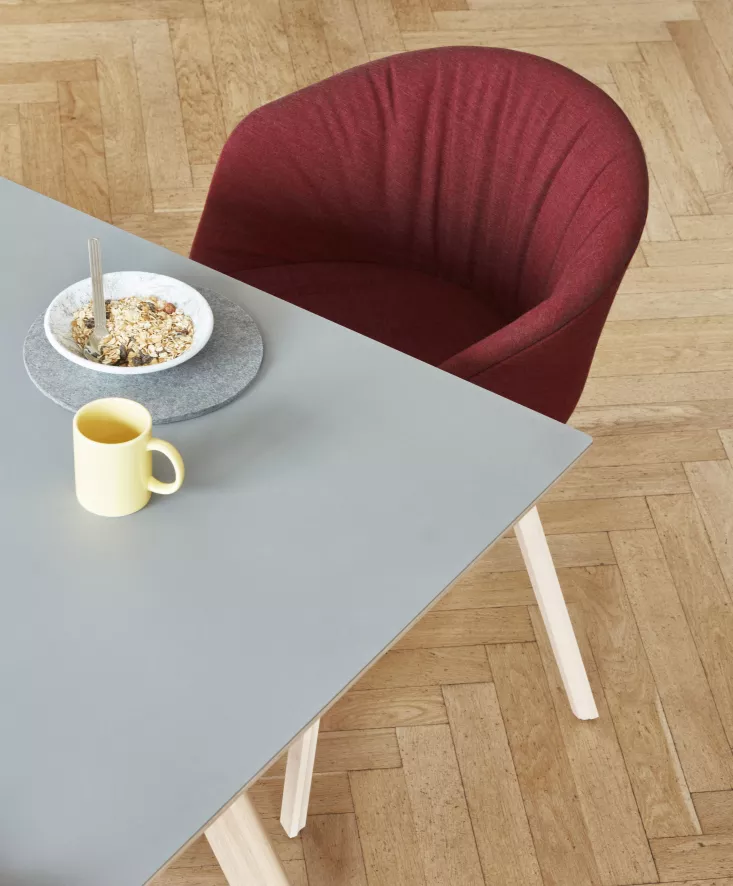 Hay Copenhague CPH30 Tafel 250x90, Gelakt Eiken, Off White Linoleum 17 Hay Copenhague CPH30 Tafel 250x90, Gelakt Eiken, Off White Linoleum - Afbeelding 17