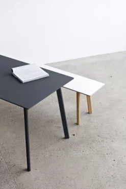 Hay CPH Deux 210 Bureau 140x75 Met Gelakt Eiken Onderstel Parelwit -Hay Verkoopwinkel x886x886 hay cph deux 210 tafel 140x75 met onbewerkt beuken onderstel10.jpg.pagespeed.ic .csSZqlb3iV 1